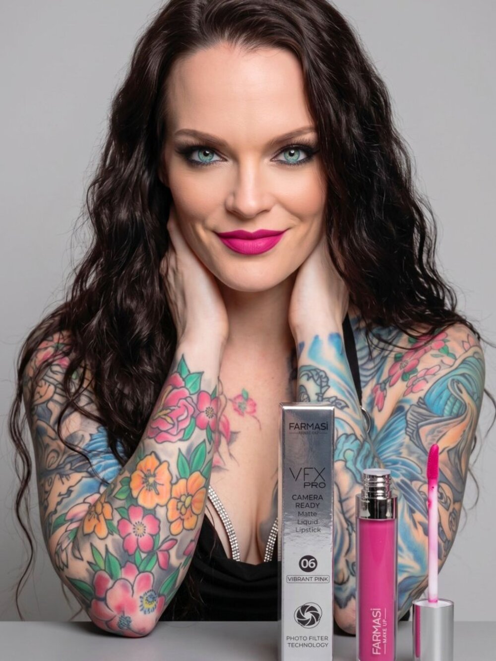 Farmasi VFX Pro ✦ Camera Ready Lipstick ✦ Vibrant Pink photo filter technology